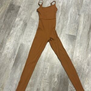 It looks super small but it stretches and it’s super comfy.